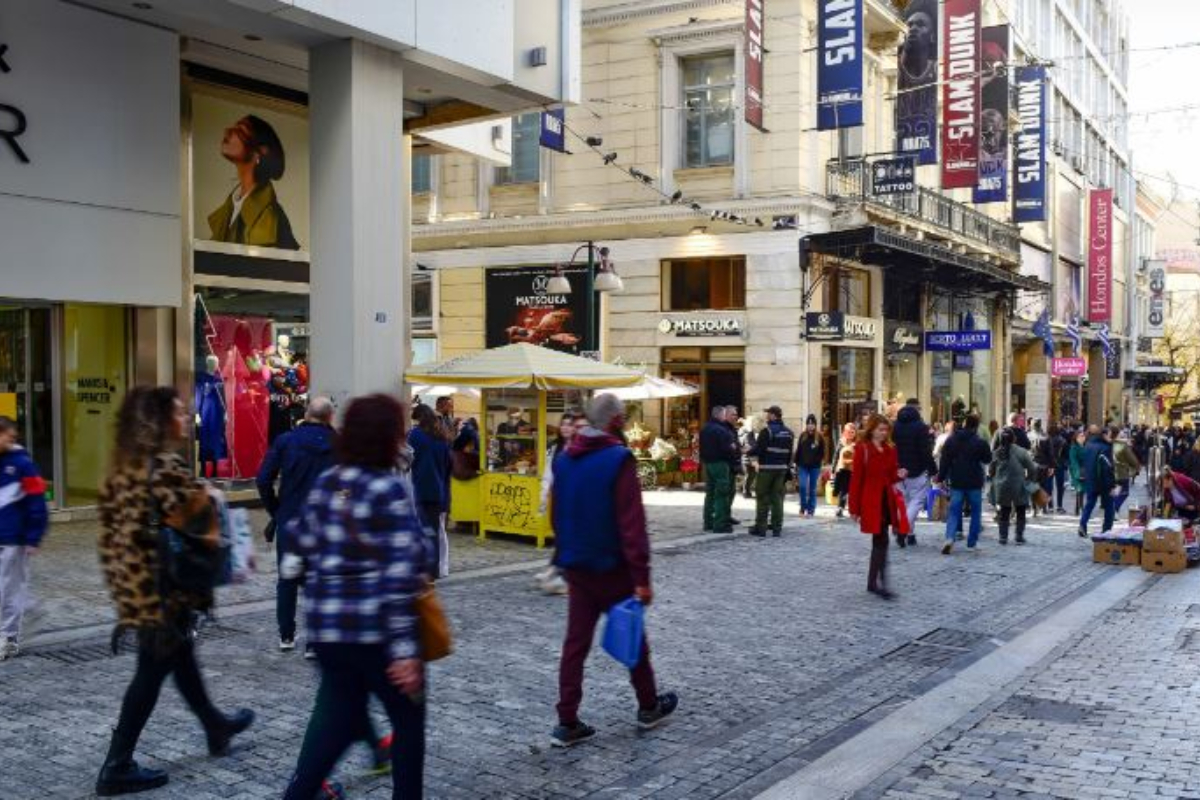 Ανοιχτά τα καταστήματα σήμερα -Οι ώρες που θα λειτουργήσουν για τις χειμερινές εκπτώσεις